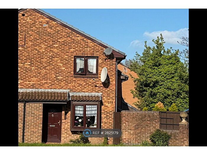 1 Bedroom Semi-Detached House To Rent In Berrydale Road, Hayes, UB4