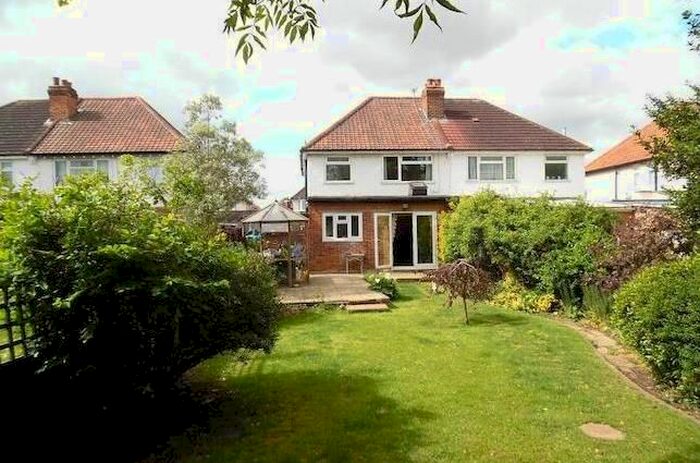 3 Bedroom Semi-Detached House To Rent In Ash Road, North Cheam, Sutton, SM3