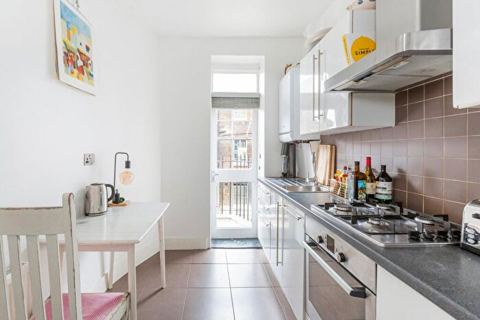 2 Bedroom Apartment To Rent In Pleasant Place, Islington, London, N1