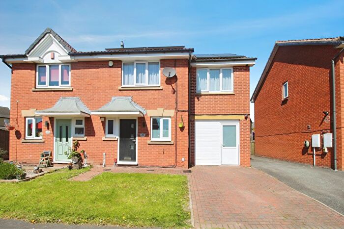 4 Bedroom Semi Detached House For Sale In Lodge Hill Road, Ossett, WF5