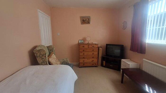 2 Bedroom Semi-Detached Bungalow For Sale In Burton Rise, Walesby, NG22