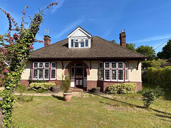 4 Bedroom Detached Bungalow To Rent In Main Road, Marchwood, Southampton, SO40