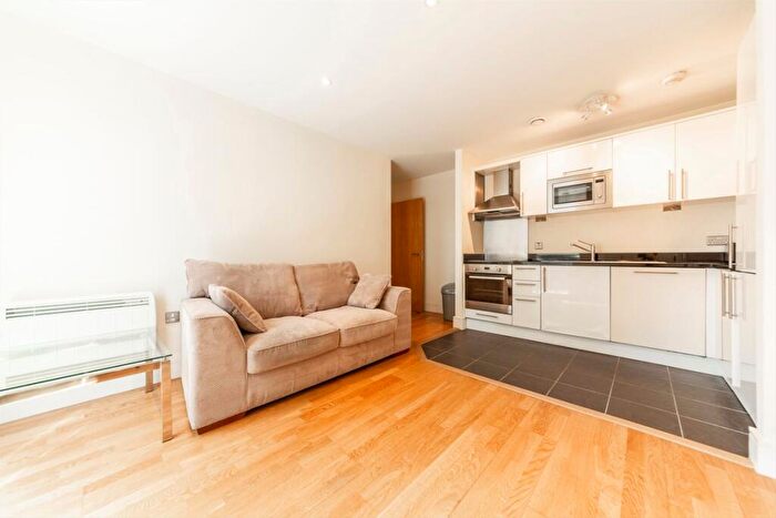 1 Bedroom Flat To Rent In Prestons Road, Poplar, E14