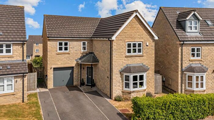 4 Bedroom Detached House For Sale In Warton Avenue, Huddersfield, HD3