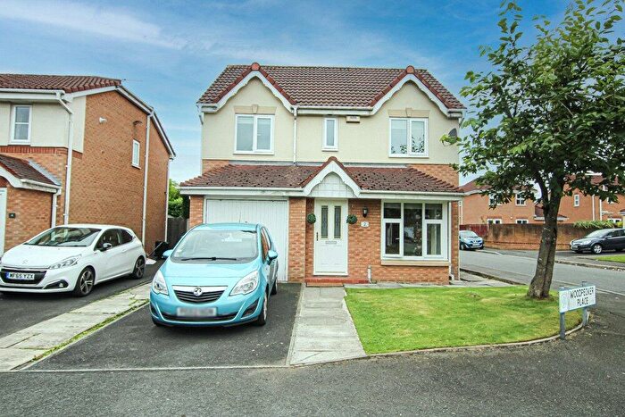 4 Bedroom Detached House To Rent In Woodpecker Place, Worsley, M28