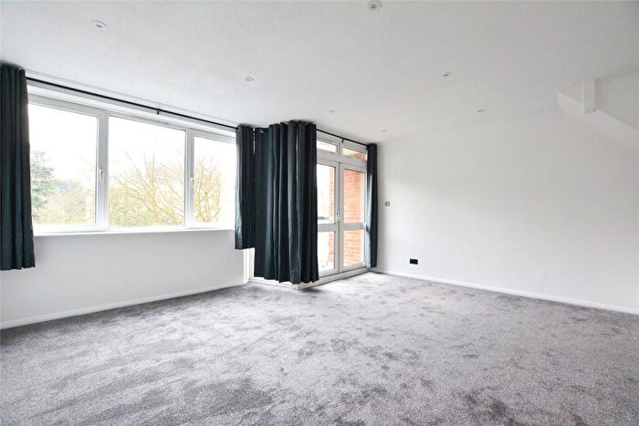 2 Bedroom Apartment To Rent In Pinelands Close, St. Johns Park, London, SE3