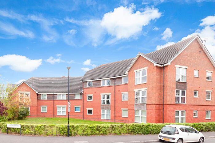2 Bedroom Apartment For Sale In Chain Court, Swindon, Wiltshire, SN1