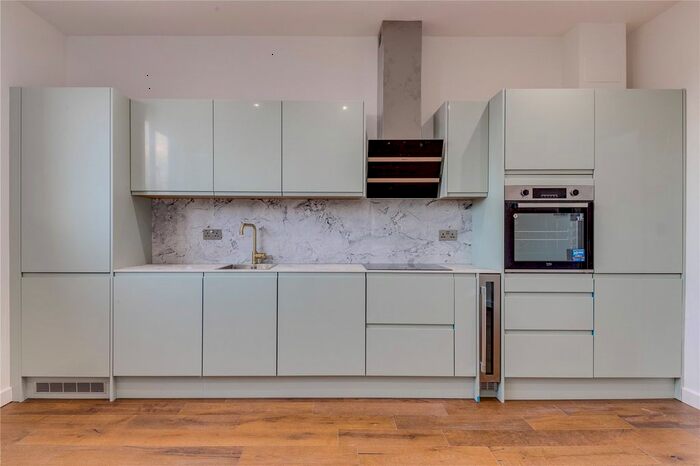 2 Bedroom Flat To Rent In Fulham Palace Road, London, SW6