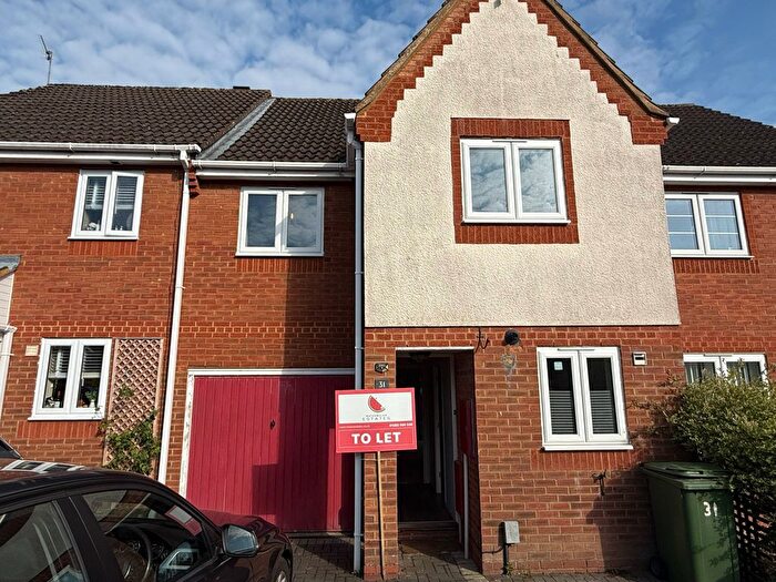 3 Bedroom Terraced House To Rent In The Lawns, Farnborough, GU14