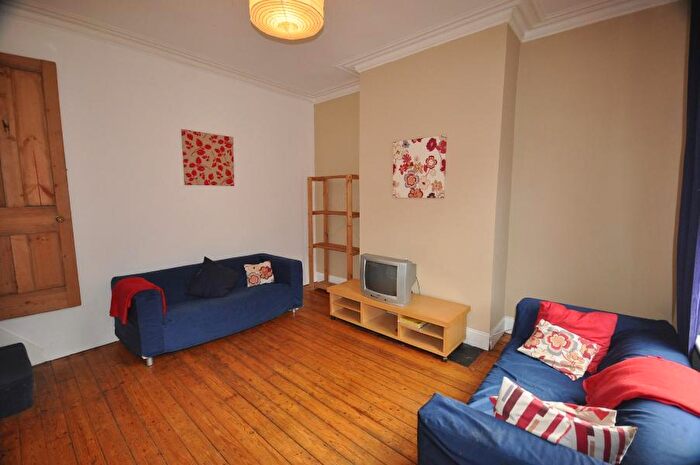 2 Bedroom Terraced House To Rent In William Street, Hyde Park, Leeds, LS6