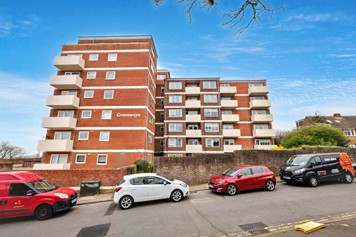 1 Bedroom Flat For Sale In Greenways, Highlands Road, BN41
