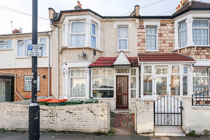 2 Bedroom Semi Detached House For Sale In Ilford, E12