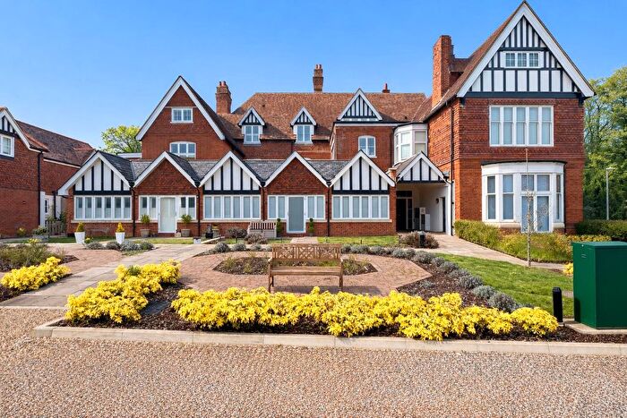 2 Bedroom Flat For Sale In High Garrett, Braintree, CM7