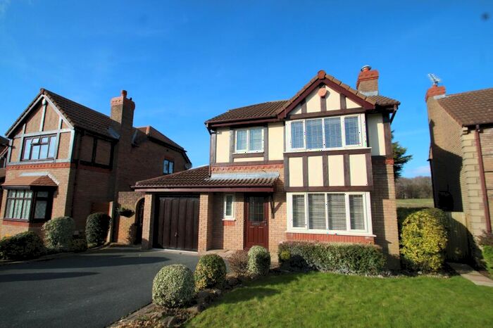 3 Bedroom Detached House To Rent In Wike Ridge Avenue, Shadwell, Leeds, West Yorkshire, LS17
