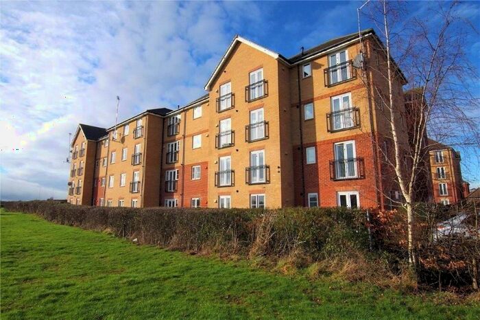 2 Bedroom Flat To Rent In Greenbridge, Reddings House, SN3
