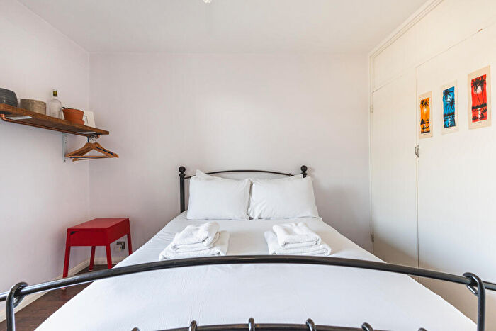 1 Bedroom Flat To Rent In Falstaff House, Arden Estate, London, N1