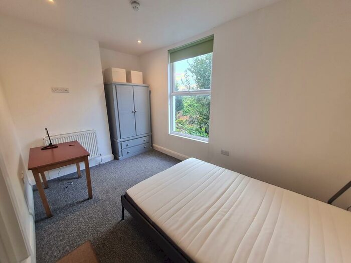 Flat To Rent In Boxley Road, Maidstone, ME14