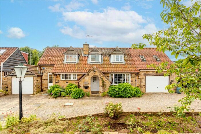 4 Bedroom Country House For Sale In School Lane, Collingham, LS22