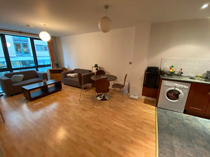 2 Bedroom Flat To Rent In City South, Manchester, M15