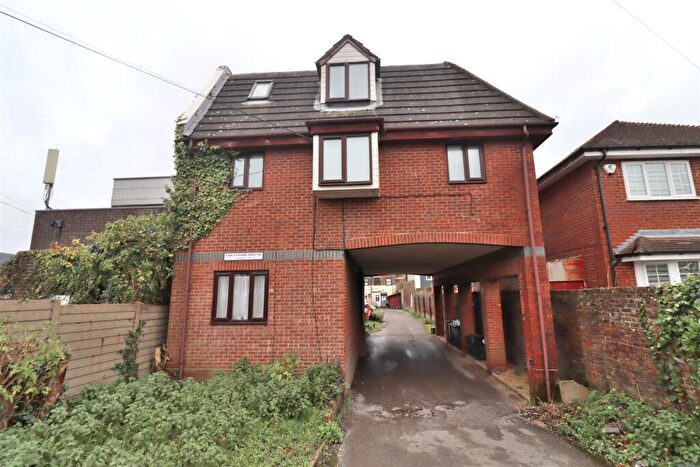 1 Bedroom Flat To Rent In Hobbs Close, Cheshunt, EN8