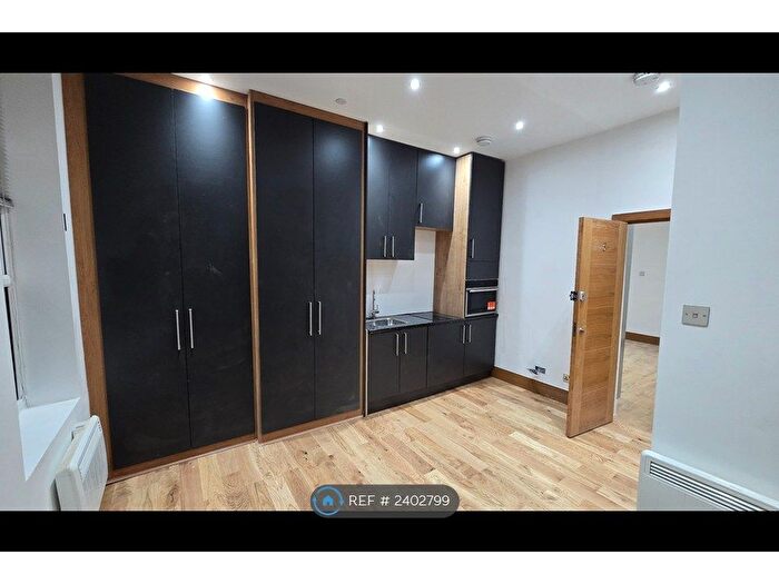 Studio To Rent In Kilburn High Road, London, NW6