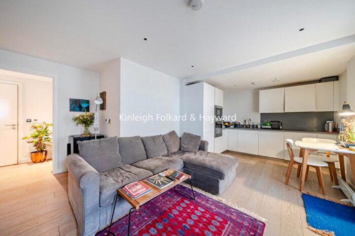 2 Bedroom Flat To Rent In Wharf Road, London, N1