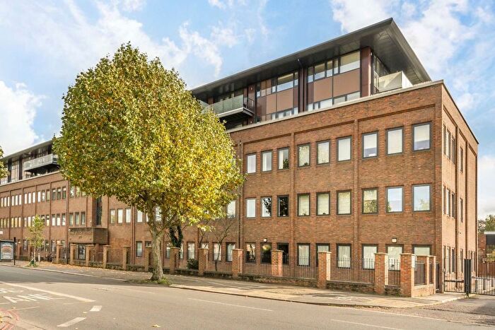 2 Bedroom Flat To Rent In London Road, Isleworth, TW7