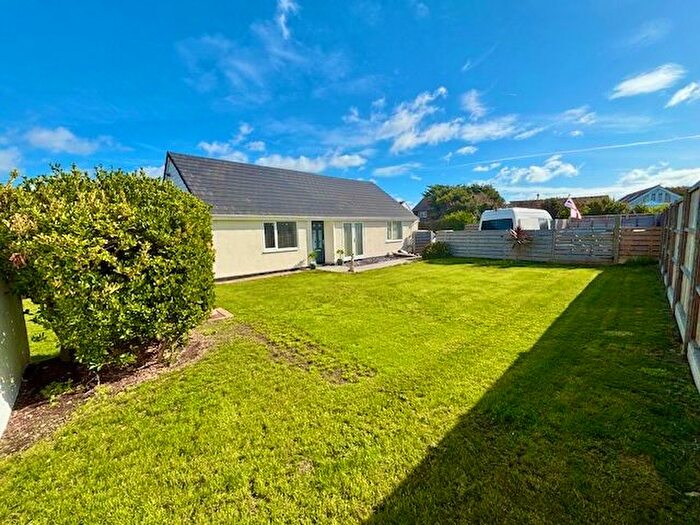 4 Bedroom Bungalow For Sale In West Street, Selsey, PO20