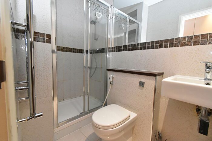5 Bedroom Flat To Rent In London, W4