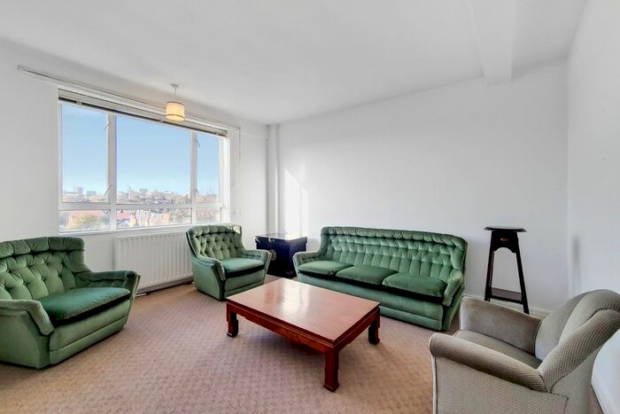 3 Bedroom Flat To Rent In Ormsby Lodge, The Avenue, W4