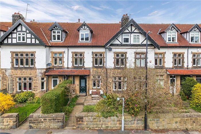 2 Bedroom Apartment For Sale In Bolling Road, Ilkley, West Yorkshire, LS29