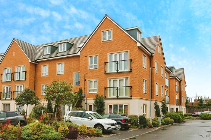 1 Bedroom Flat For Sale In Kenyon Way, Langley, SL3