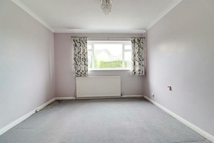 3 Bedroom Detached Bungalow For Sale In Derrymore Road, Willerby, Hull, HU10