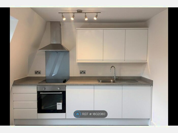 Studio To Rent In South Street, Epsom, KT18