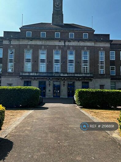 2 Bedroom Flat To Rent In Academy Court, Dagenham, RM8