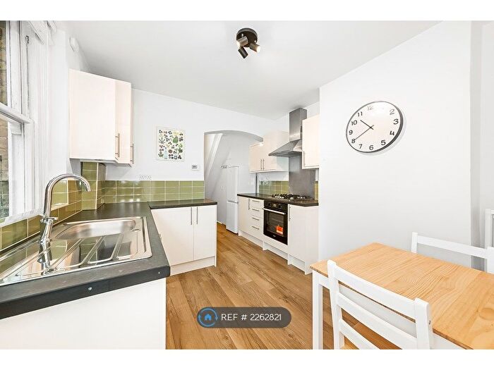 1 Bedroom Flat To Rent In Gipsy Road, London, SE27