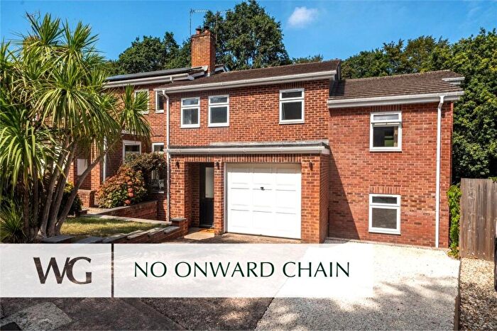 4 Bedroom End Of Terrace House For Sale In Redhills, Exeter, EX4