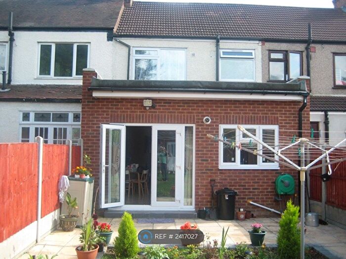 4 Bedroom Terraced House To Rent In Clifton Road, Ilford, IG2