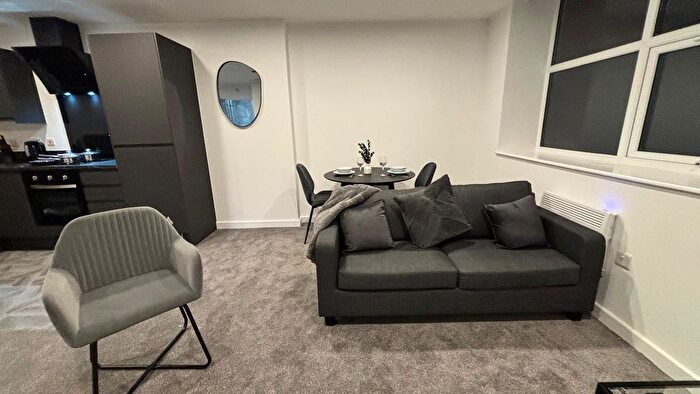 1 Bedroom Flat To Rent In High Road, Nottingham, NG9