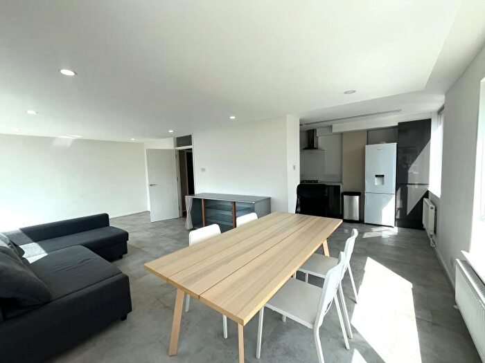 2 Bedroom Flat To Rent In Stoke Road, Guildford, GU1