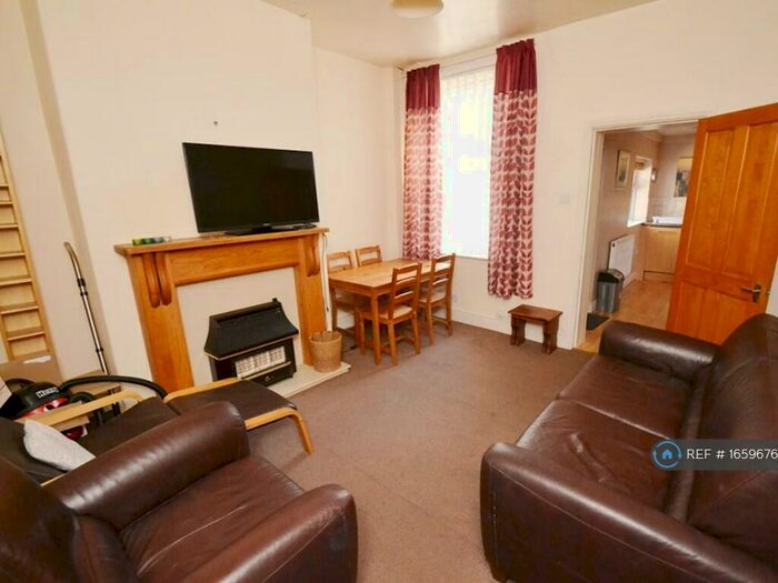 3 Bedroom Terraced House To Rent In Newlyn Street, Manchester, M14