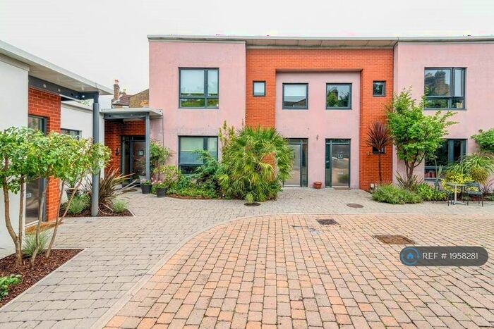 3 Bedroom Terraced House To Rent In Redwing Mews, London, SE5