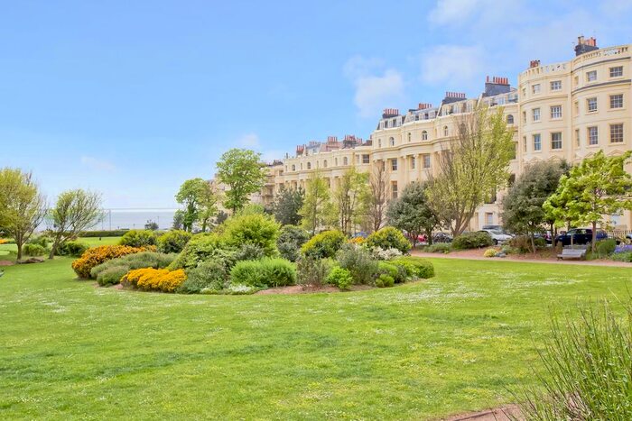 1 Bedroom Flat To Rent In Brunswick Square, Hove, BN3