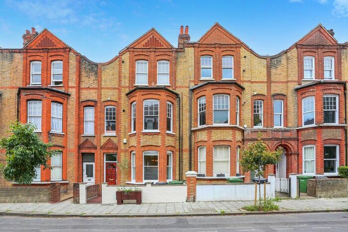 2 Bedroom Flat To Rent In Trent Road, London, SW2