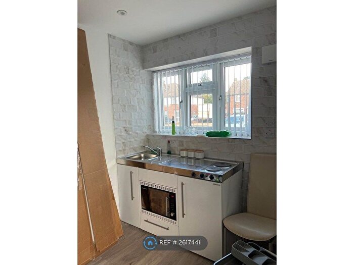 Studio To Rent In Lodge Close, Uxbridge, UB8