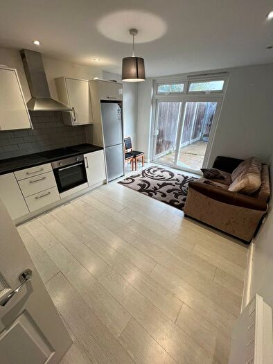 2 Bedroom Flat To Rent In Brentwood Road, Romford, RM2