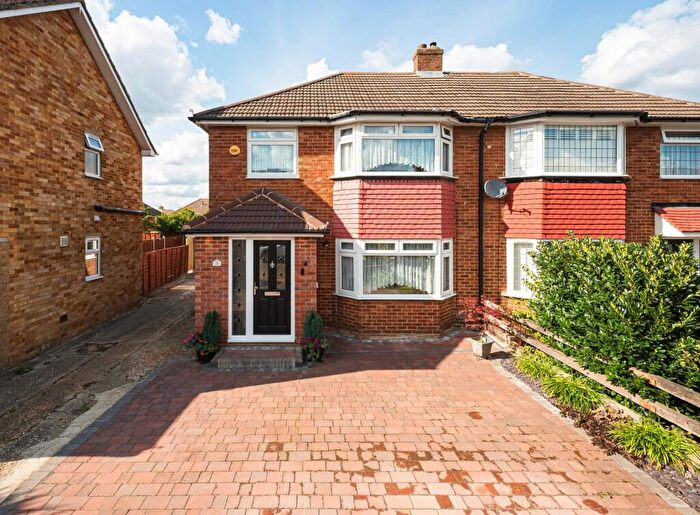 3 Bedroom Semi-Detached House For Sale In Leander Drive, Gravesend, Kent, DA12