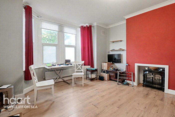 2 Bedroom Flat For Sale In Westborough Road, Westcliff On Sea, SS0