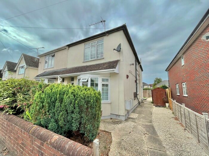 1 Bedroom Ground Maisonette To Rent In Chamberlayne Road, Eastleigh, SO50