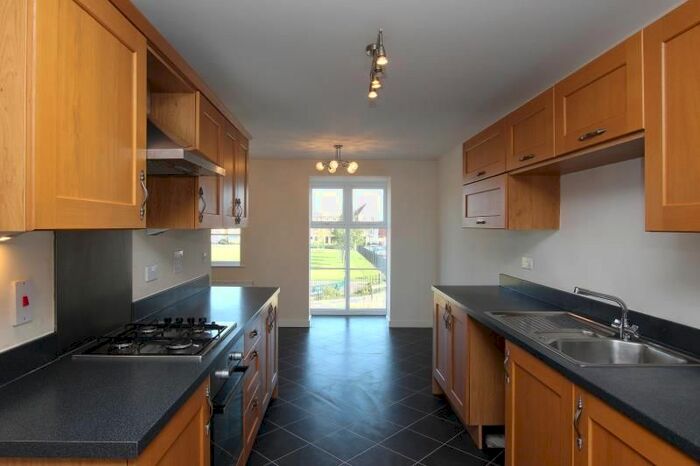 4 Bedroom Town House To Rent In Molyneux Square, Hampton Vale, Peterborough, Cambridgeshire, PE7